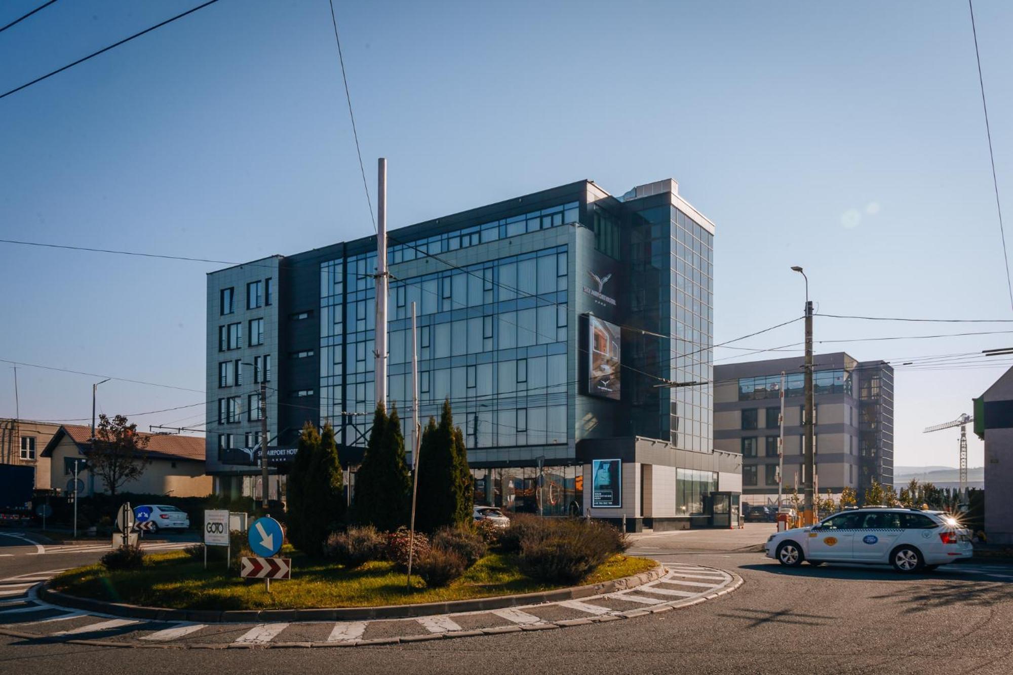 Sky Airport Hotel Cluj-Napoca Esterno foto